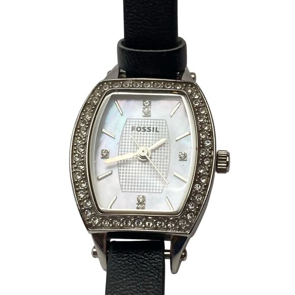 Fossil Women's Petite MOP Face Watch 22mm - New Battery - WR 5ATM  - Slim Band - Picture 1 of 9